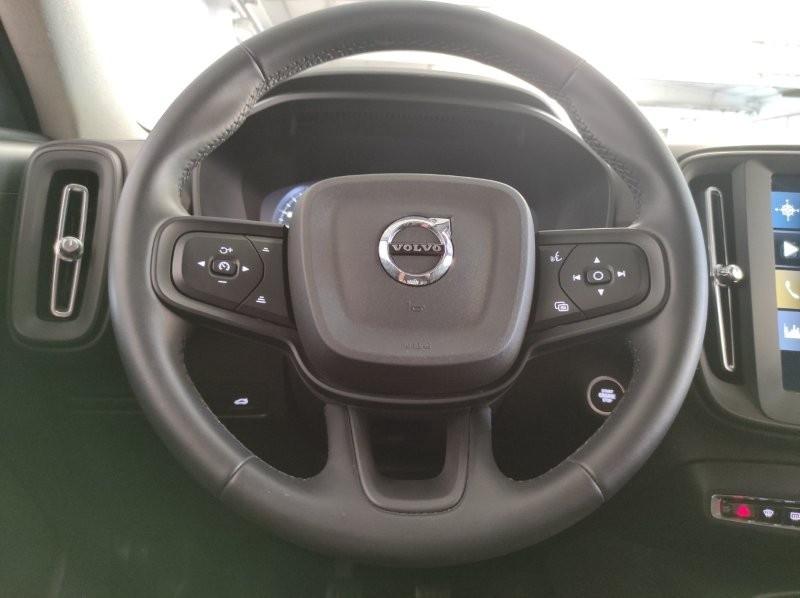 VOLVO XC40 (2017-->) - XC40 T2 Core