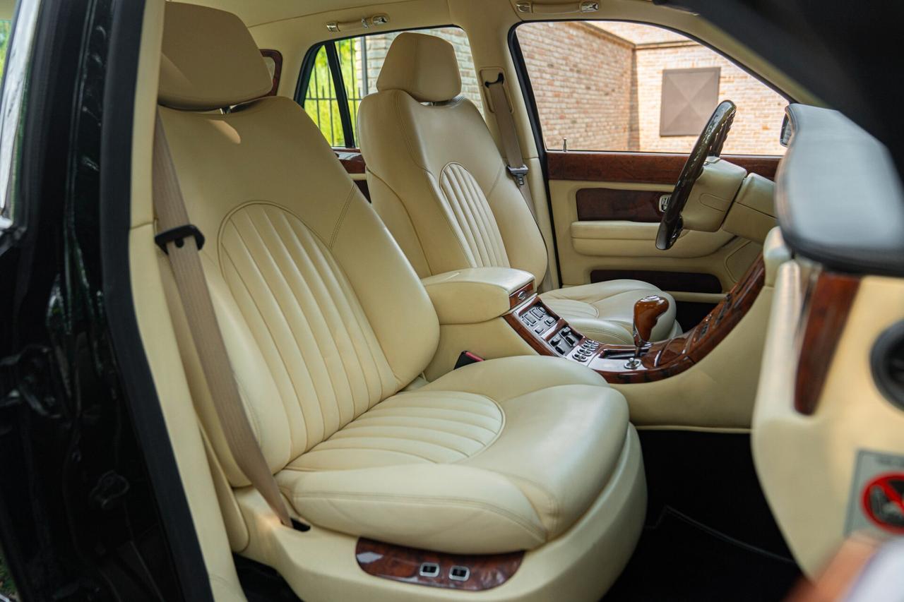Bentley Arnage - RDS01586
