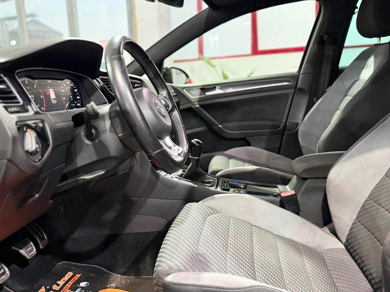 Volkswagen Golf 7.5 R-line 1.6 TDI 116cv 2019