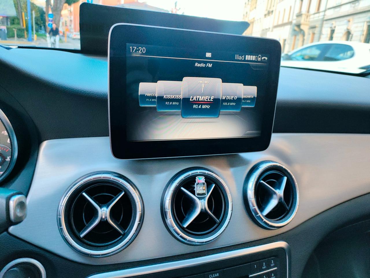 Mercedes-Benz CLA 200d Auto Premium Night AMG 