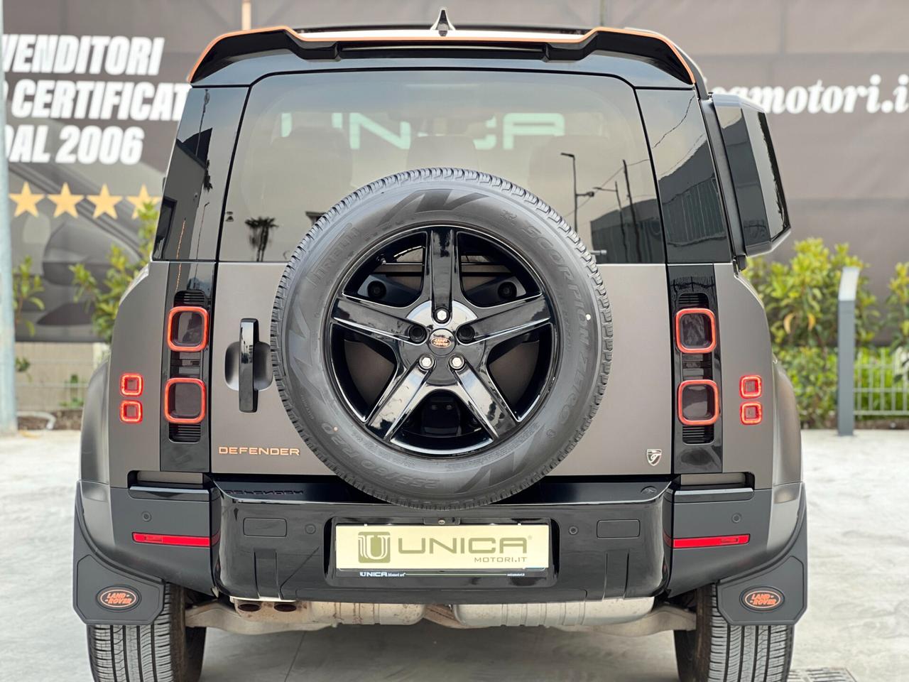 Land Rover Defender 110 3.0D I6 300 CV AWD Auto X-Dynamic HSE