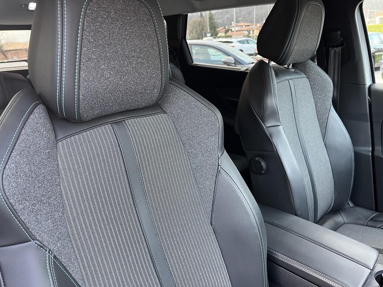 PEUGEOT 5008 1500 HDI 130 CV AUTOM. 7 POSTI