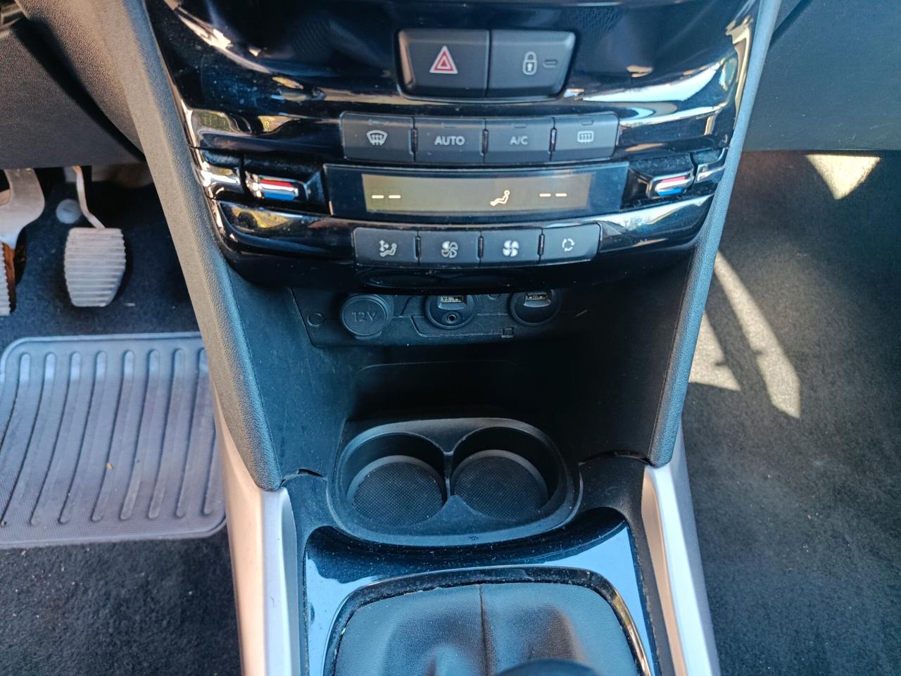 Peugeot 2008 1.6 VTi 120CV Allure