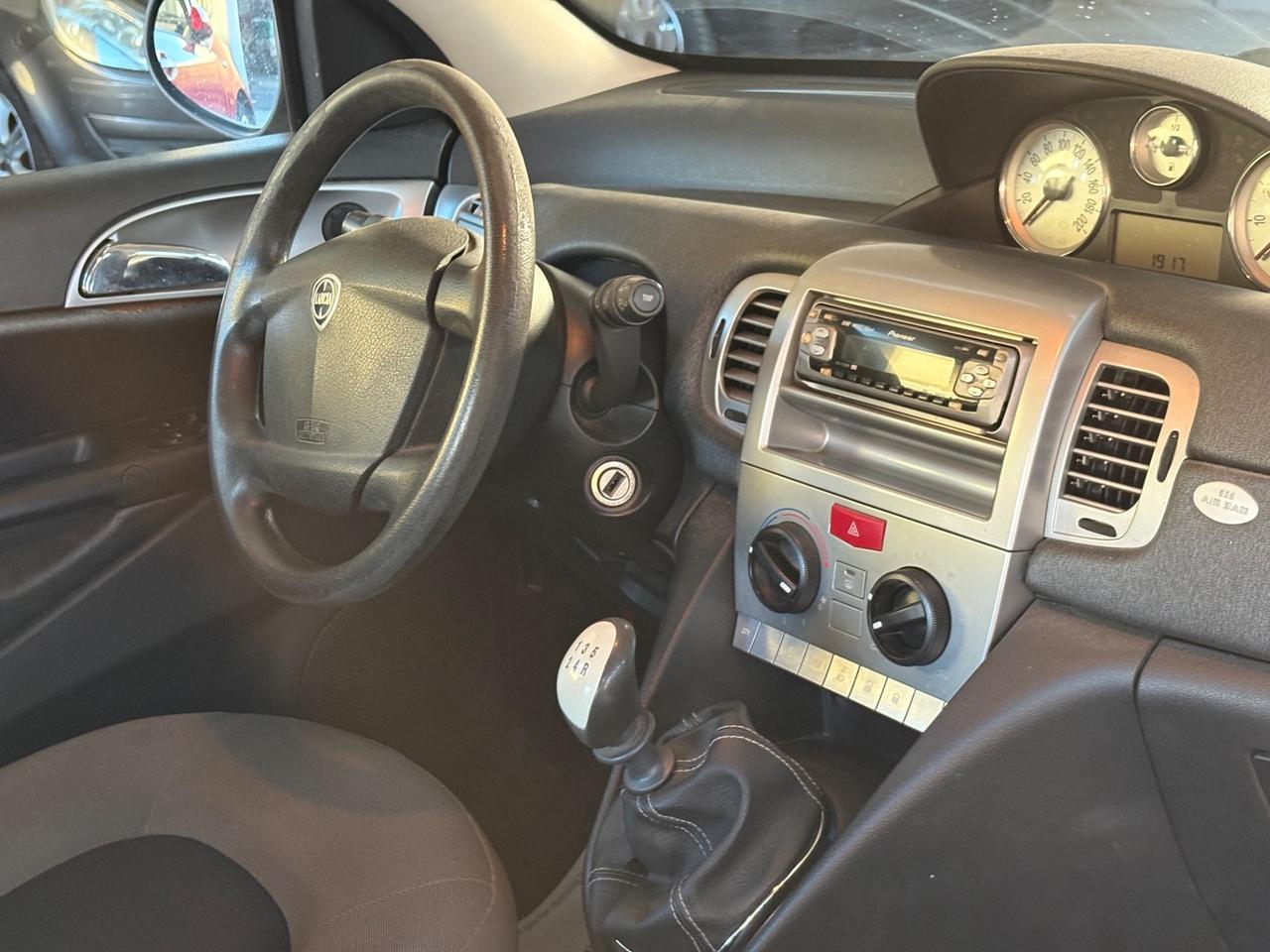 Lancia Ypsilon 1.2 Argento