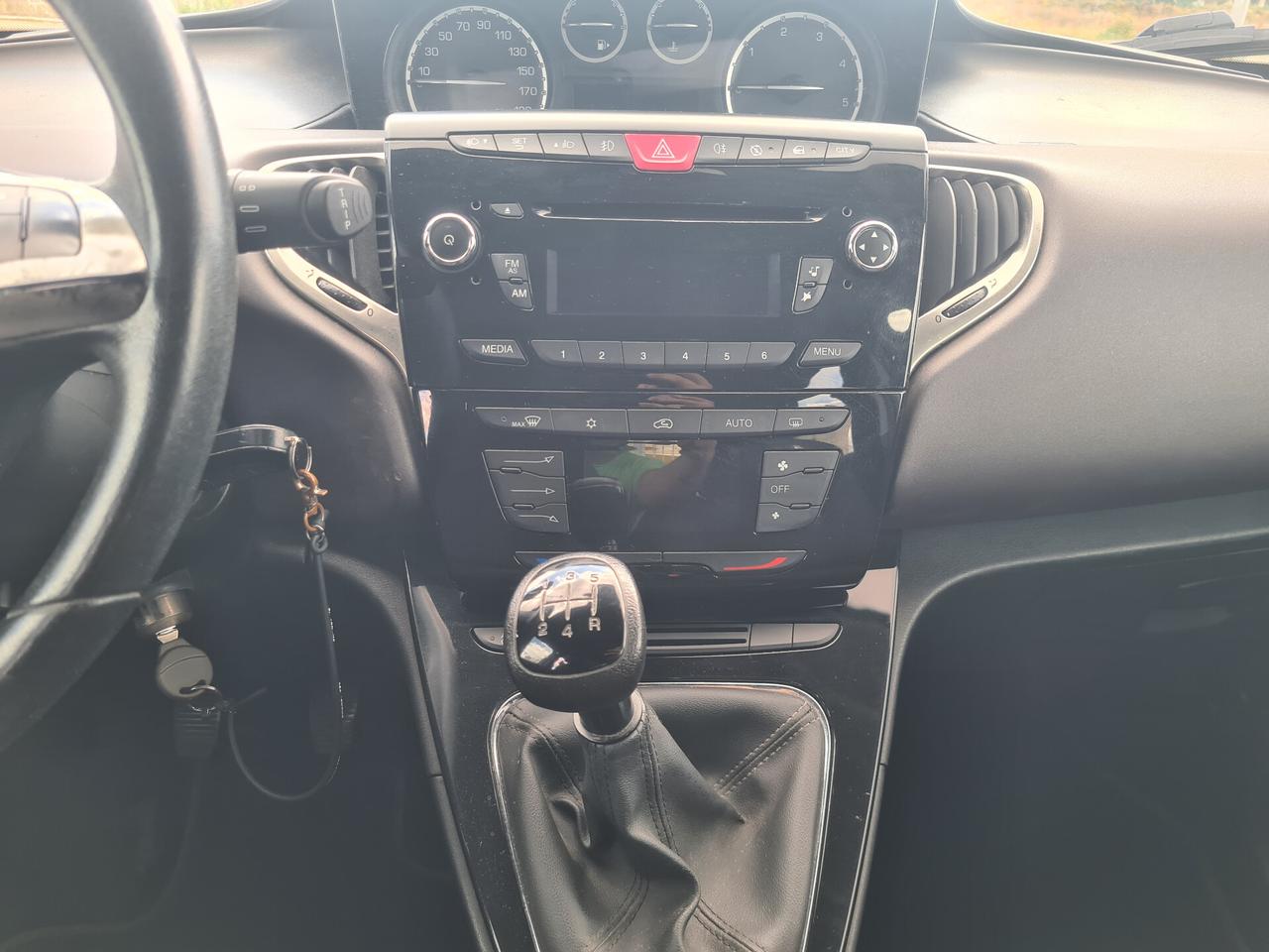Lancia Ypsilon 1.3 MJT 16V 95 CV Gold 2012 NEOPATENTATI