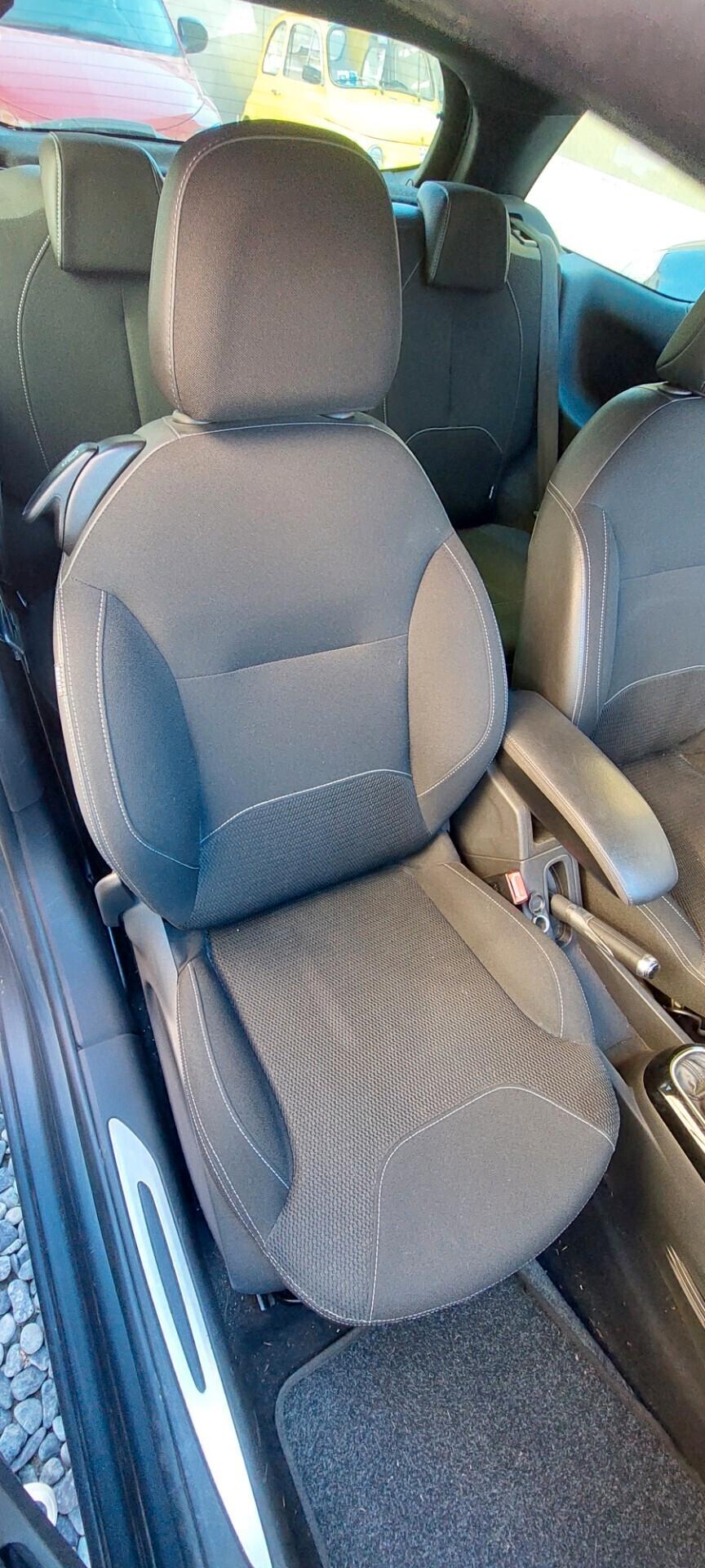 DS3 CONNECTED SPORT CHIC 1,6 DIESEL 75 CV NAVI LEGA SENSORI RETROCAMERA STRAFULL OPTIONAL