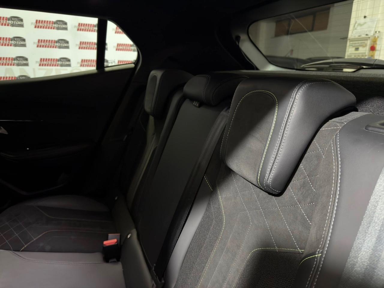 Peugeot 2008 BlueHDi 130 S&S EAT8 GT