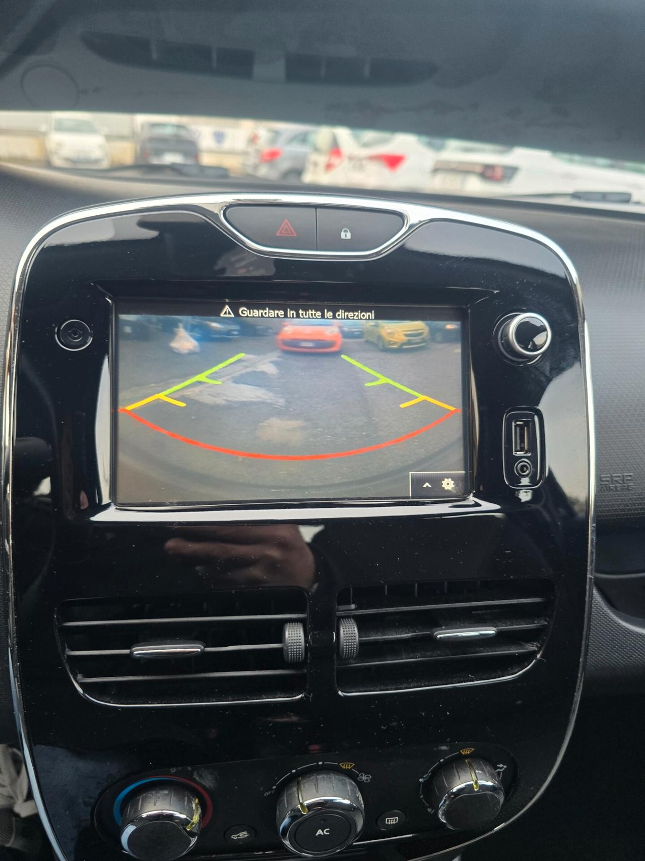 Renault Clio 1.2 75CV 5 porte Costume National