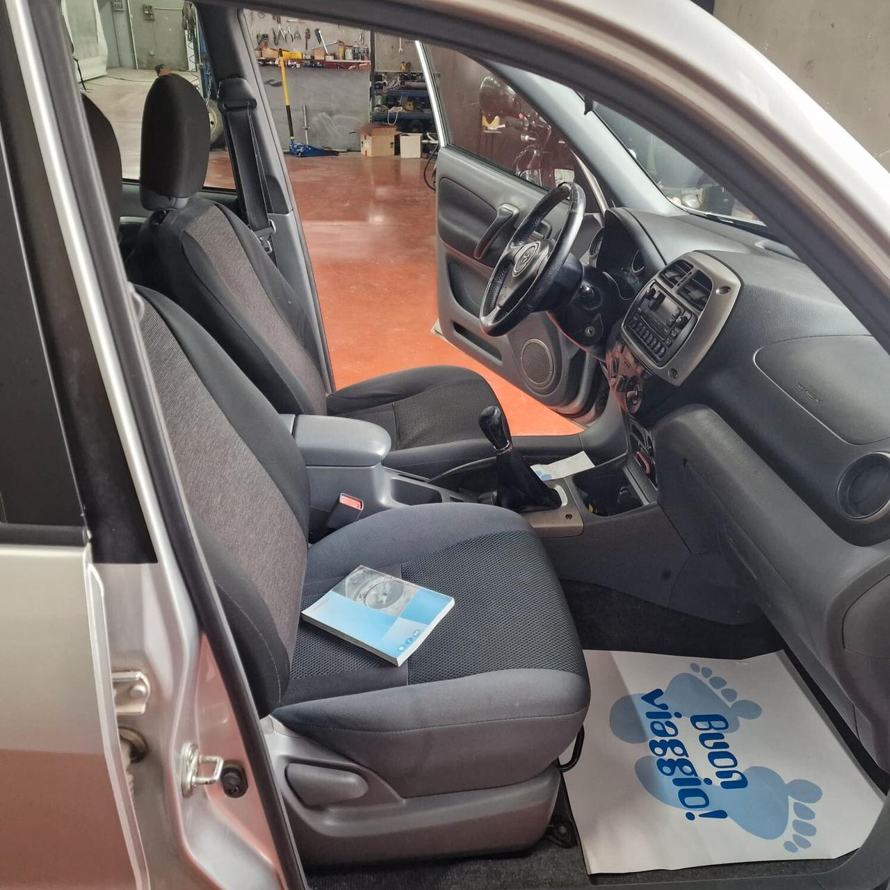 Toyota RAV 4 RAV4 2.0 Tdi D-4D cat 5 porte Sol 4x4