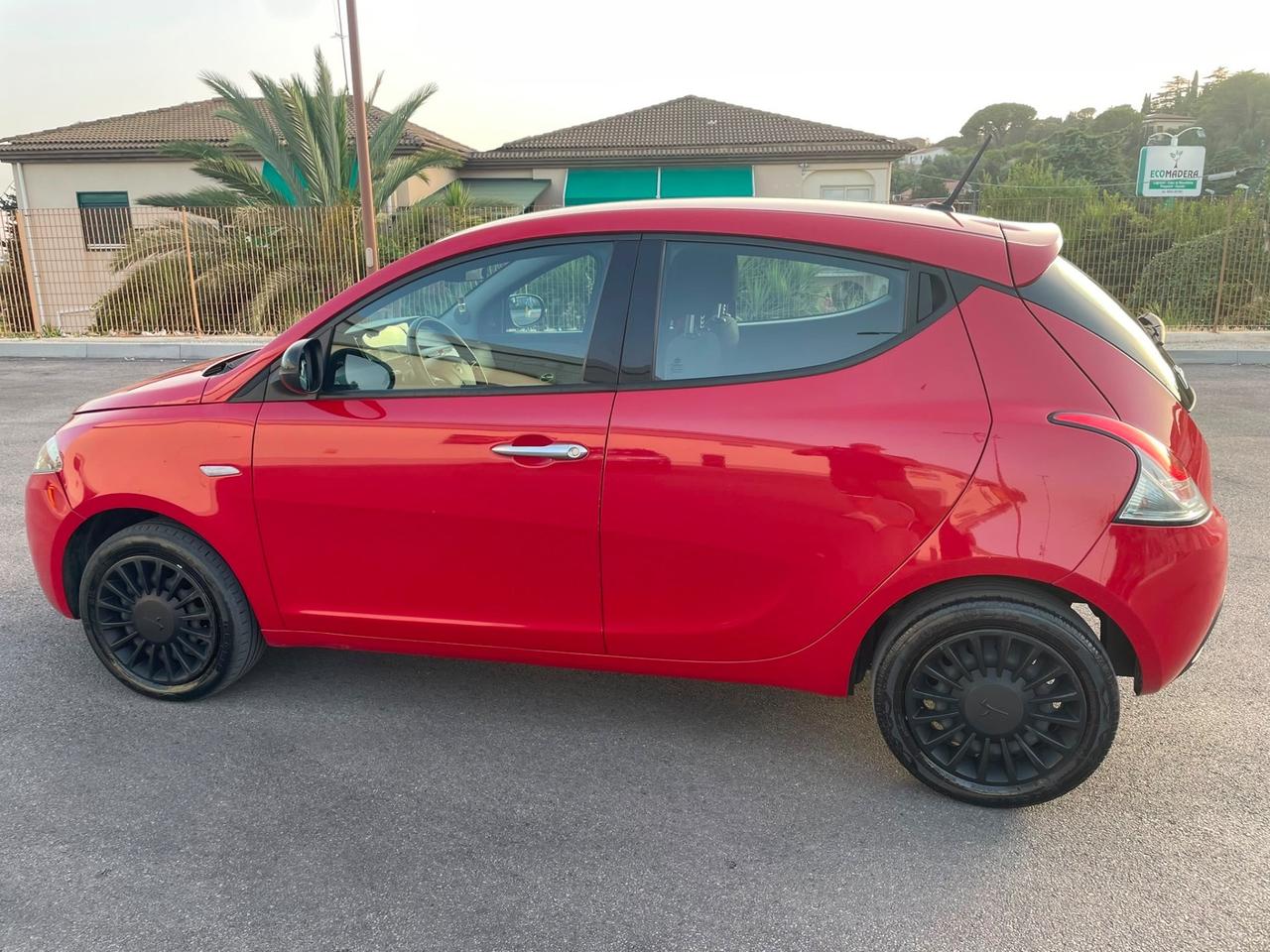 Lancia Ypsilon 1.0 FireFly 5 porte S&S Hybrid Gold