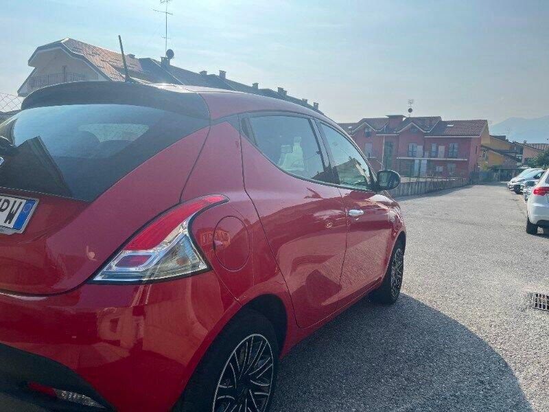 Lancia Ypsilon Ypsilon 1.0 FireFly 5 porte S&S Hybrid Platino