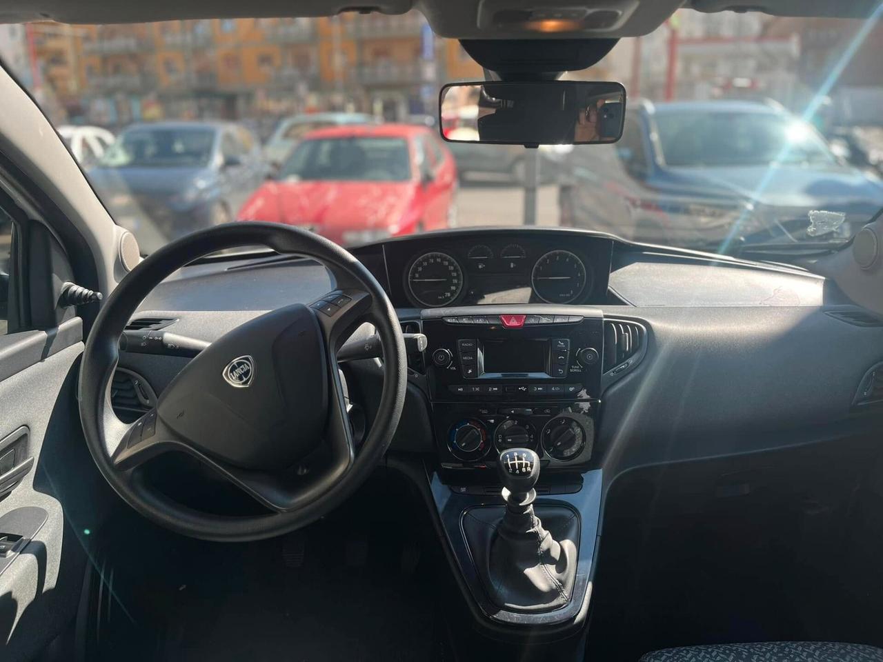 Lancia Ypsilon 1.0 FireFly 5 porte S&S Hybrid Ecochic Silver