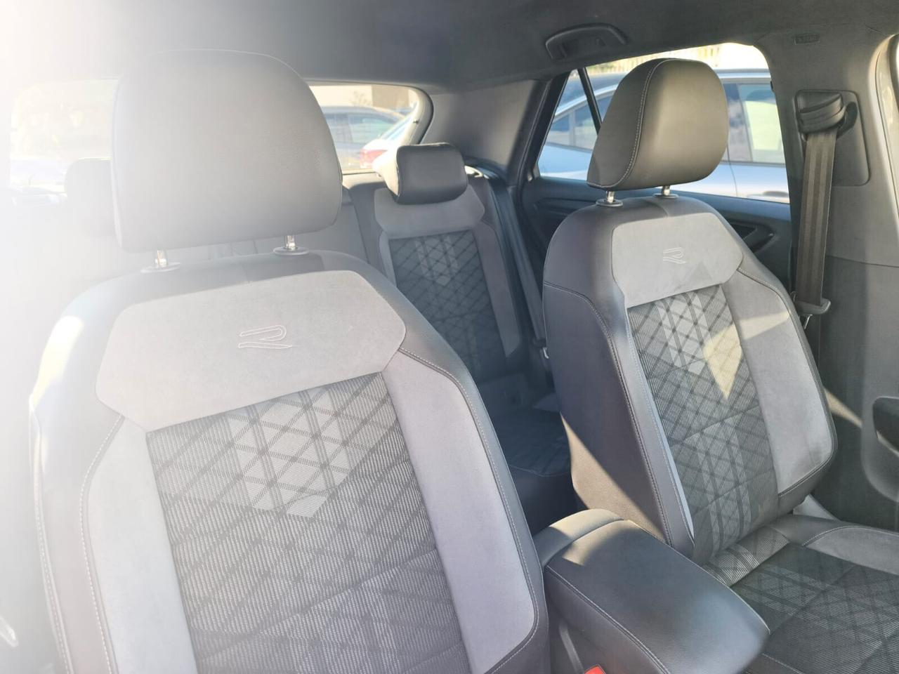 VW TROC 1.5TSI DSG R-LINE PLUS