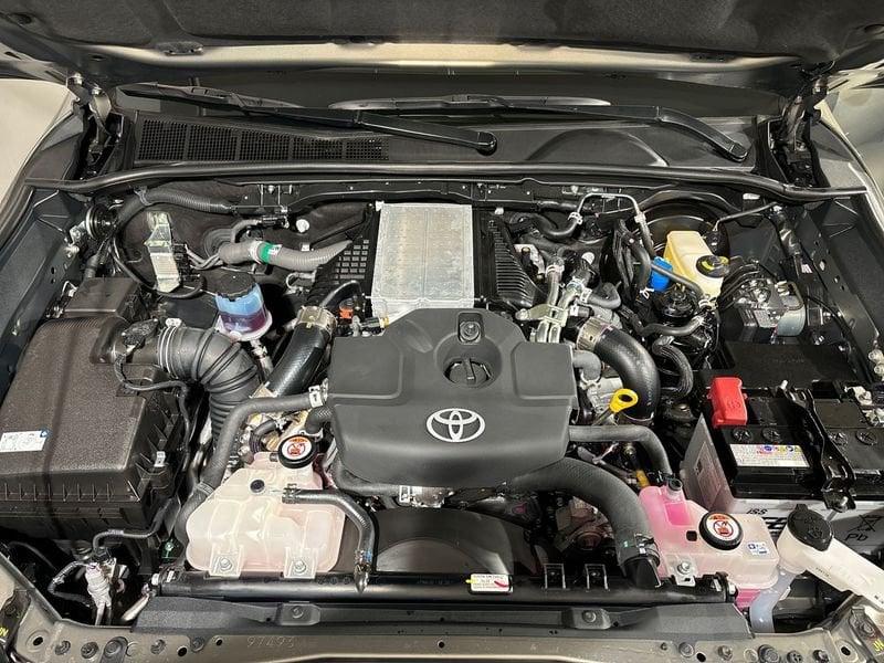 Toyota Hilux 2.8 D 4WD 4 porte Double Cab Lounge