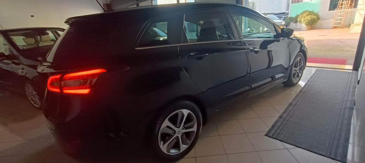 Hyundai i30 Wagon 1.6 CRDi SOLO 120MILA KM PREZZO SOTTO COSTO