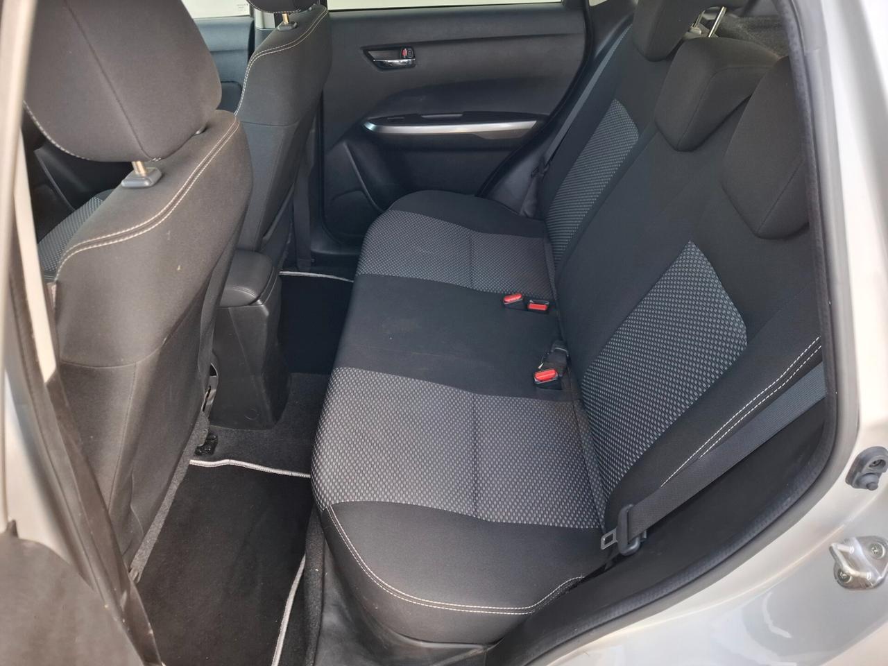 Suzuki Vitara 1.4 Hybrid Top