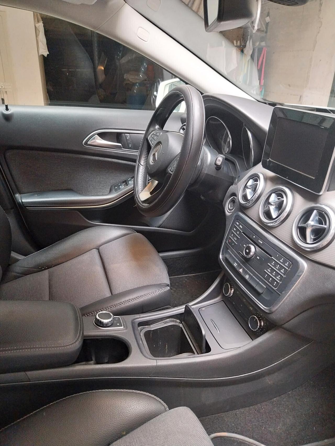 Mercedes-benz GLA 200 D Business