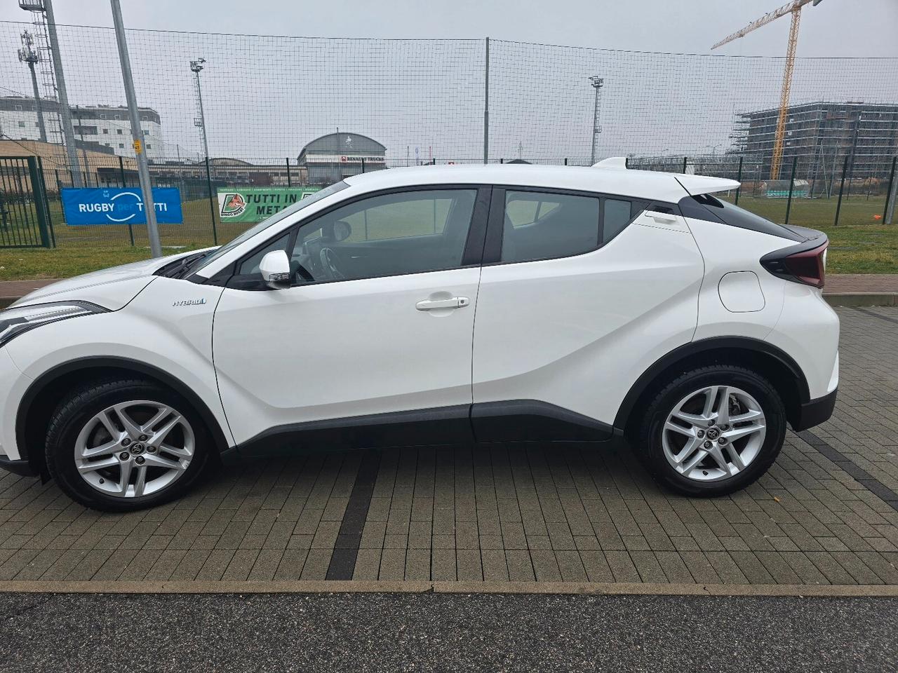 Toyota C-HR 1.8 Hybrid E-CVT Business