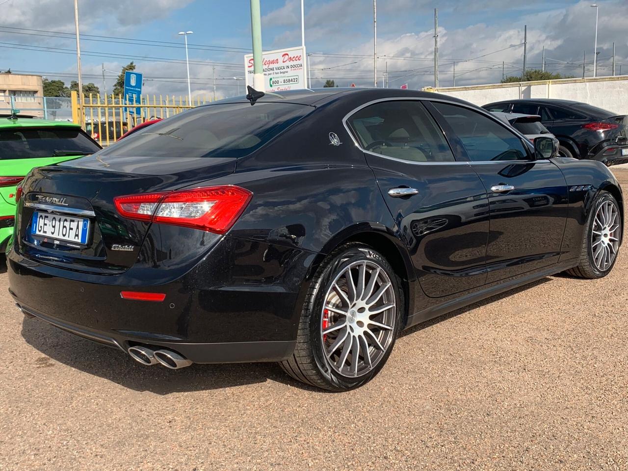 Maserati Ghibli V6 Diesel 275 CV 2016 da vetrina