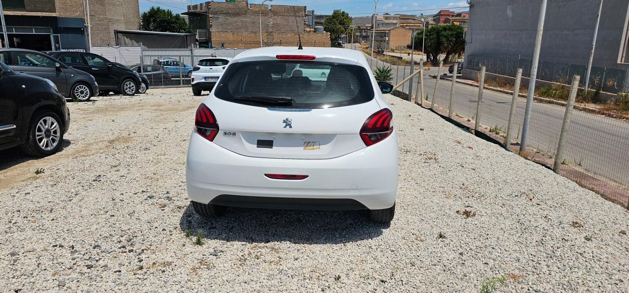 Peugeot 208 PureTech 82 5 porte Allure