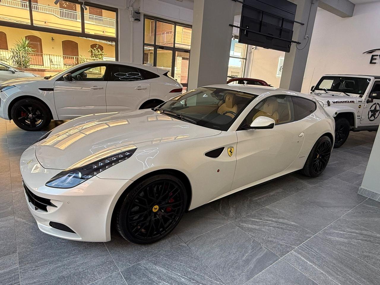 Ferrari FF 2012 Tailor Made – Full Optional – Bianco Perla – Tagliandi Ferrari