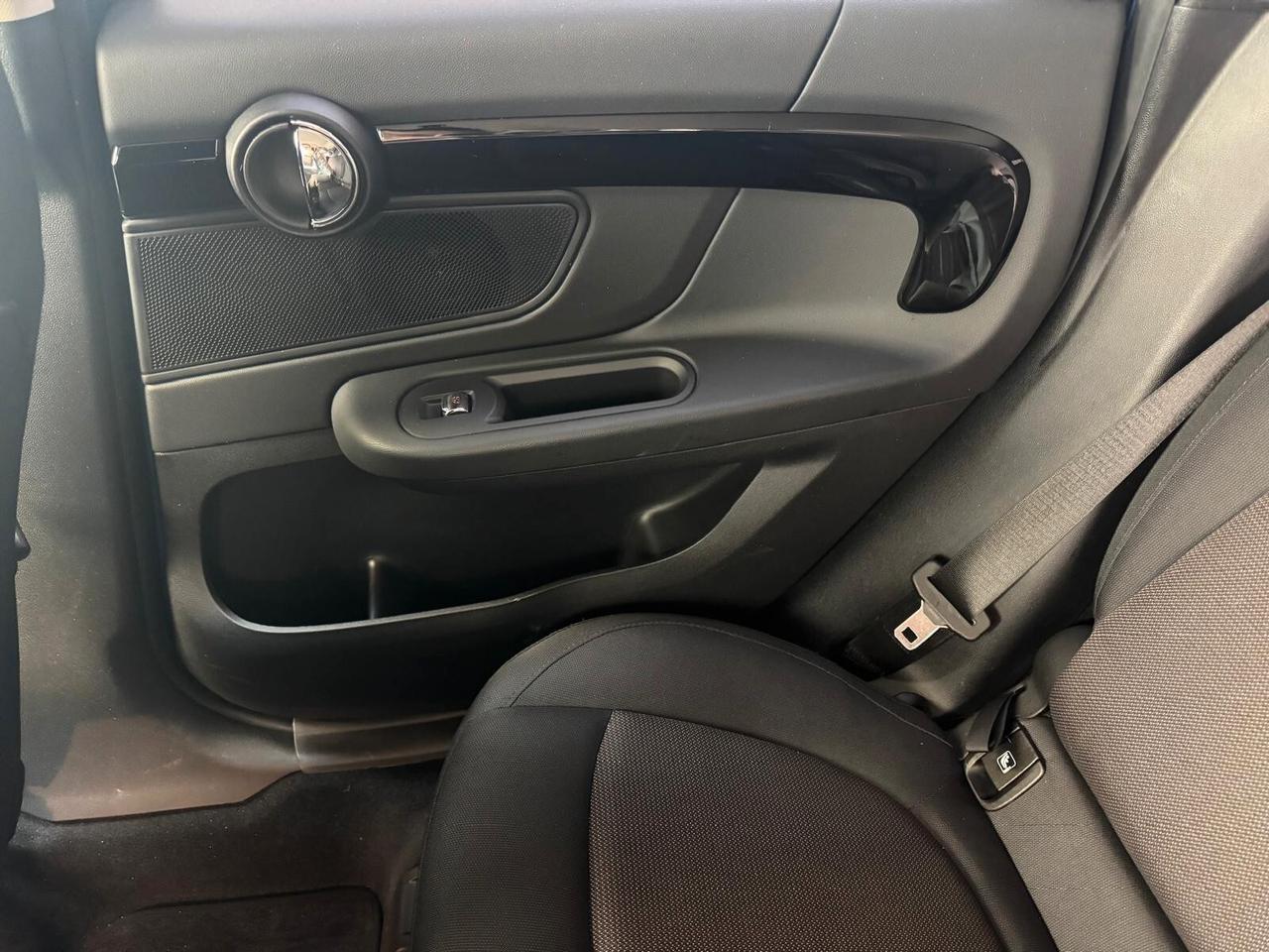 Mini One Countryman 2.0 Cooper D Untamed Edition