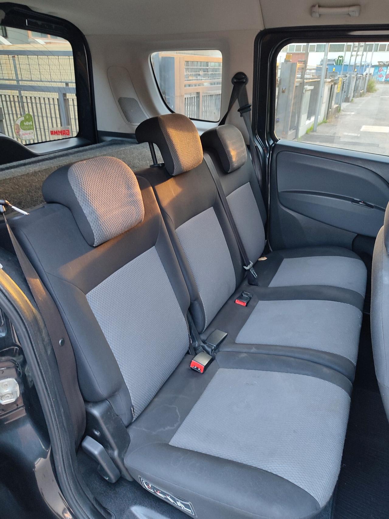 FIAT DOBLO 2011 A METANO DI CASA 1.4T-JET STUPENDO