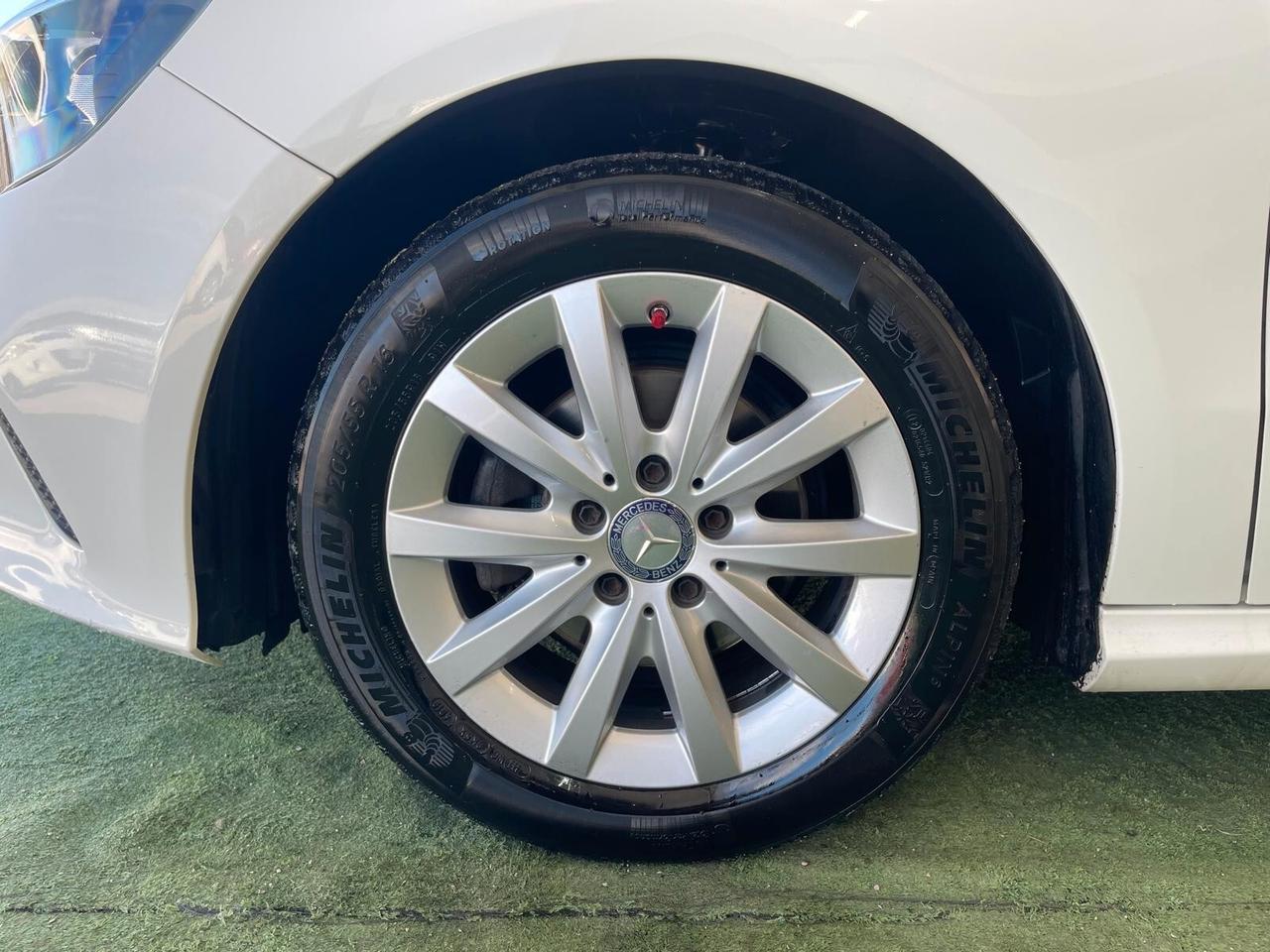 MERCEDES CLASSE A 180d 1.5 DIESEL 110CV