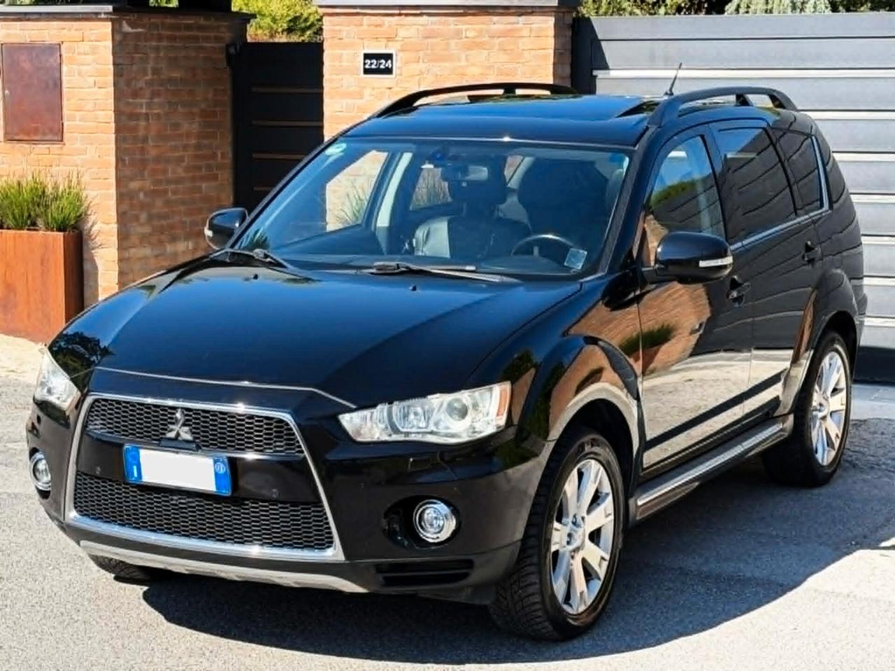 Mitsubishi Outlander 2.2aut-7p-Navi,Pelle,Tetto,Xeno-FULL-GARANZIA