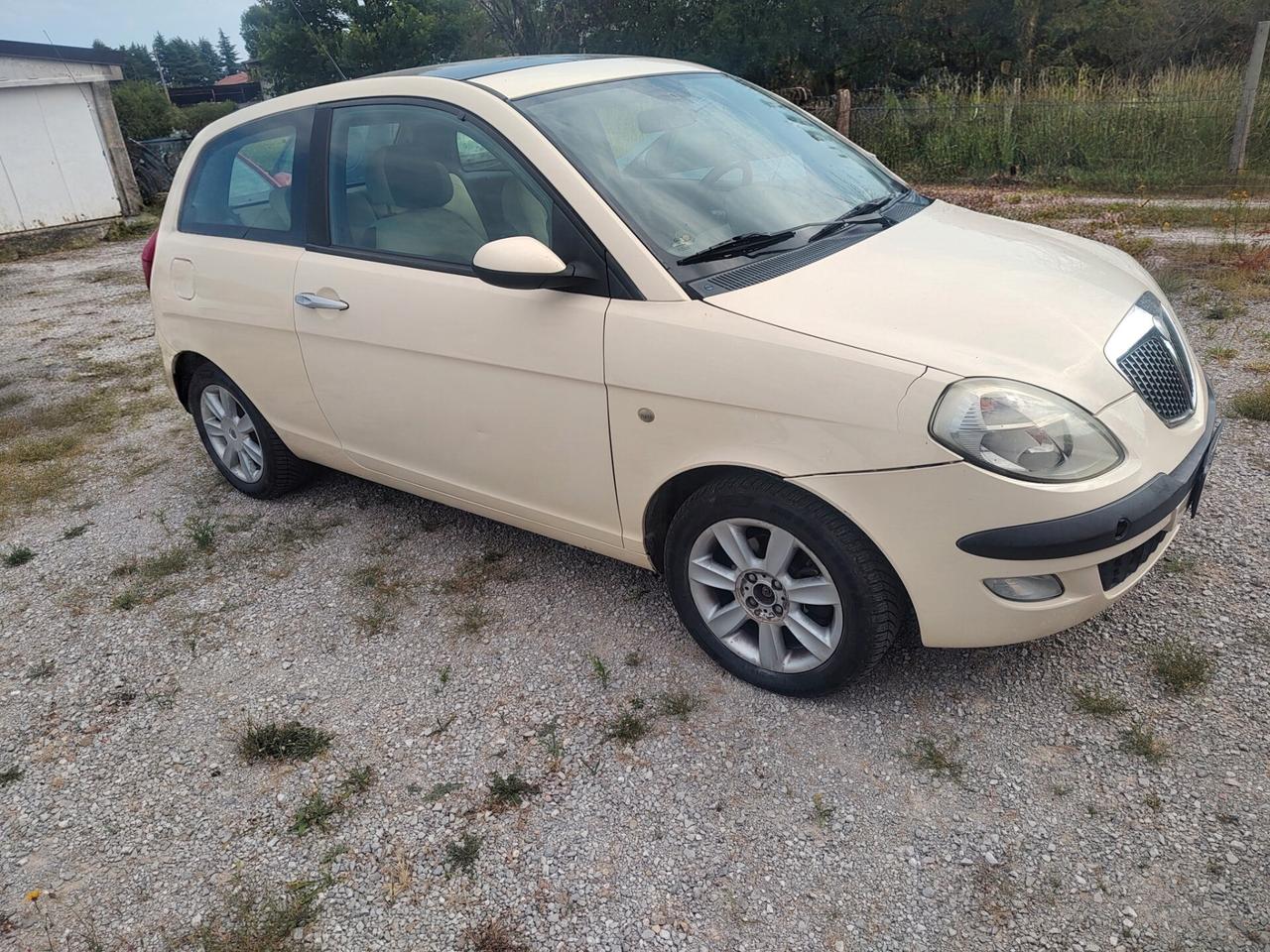 Lancia Ypsilon 1.2 Argento