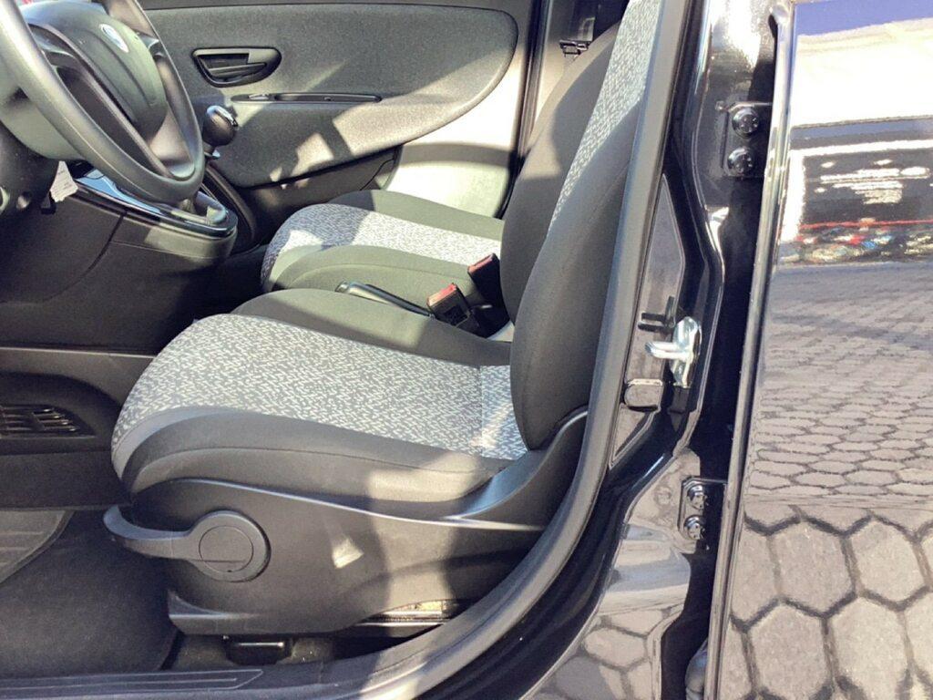 Lancia Ypsilon 5 Porte 1.2 Elefantino