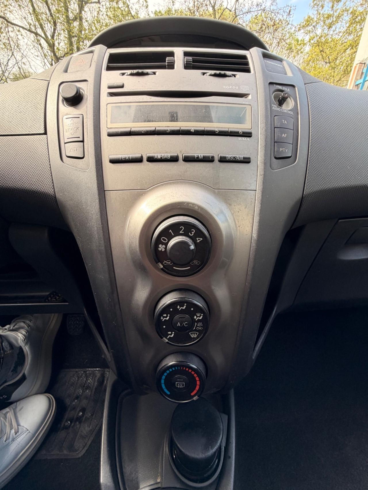 Toyota Yaris 1.0 5 porte Now 2010