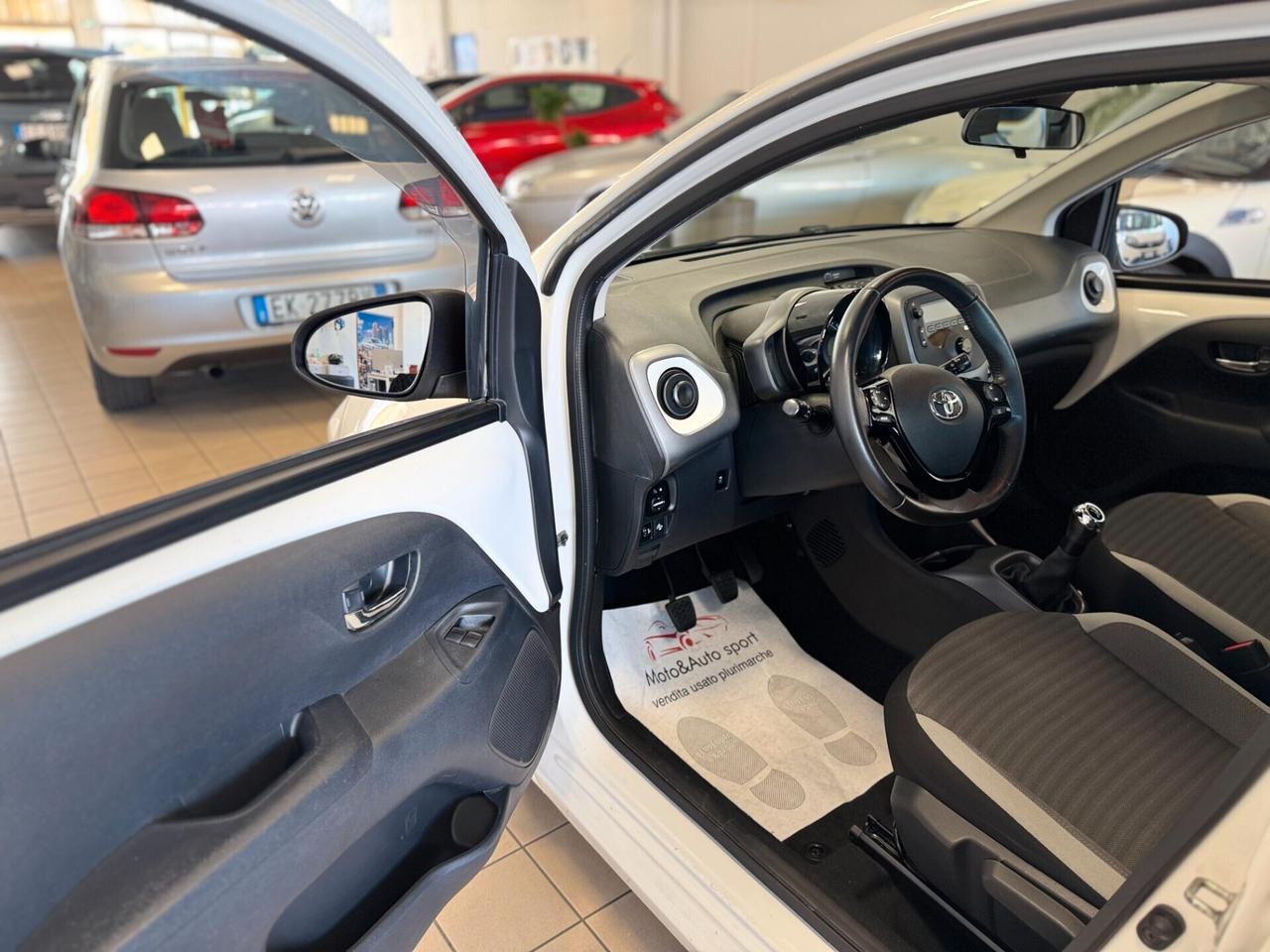 Toyota Aygo 1.0 VVT-i 72 CV 5 porte x-cite