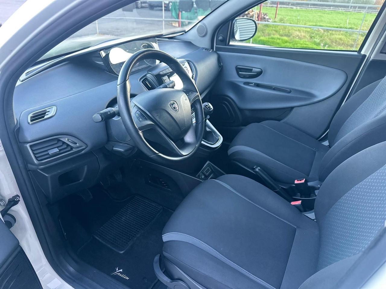 Lancia Ypsilon 1.2 69 CV 5 porte Platinum