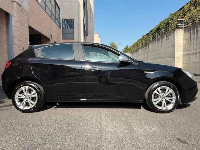 Alfa Romeo Giulietta 1.6 JTDm-2 Distinctive