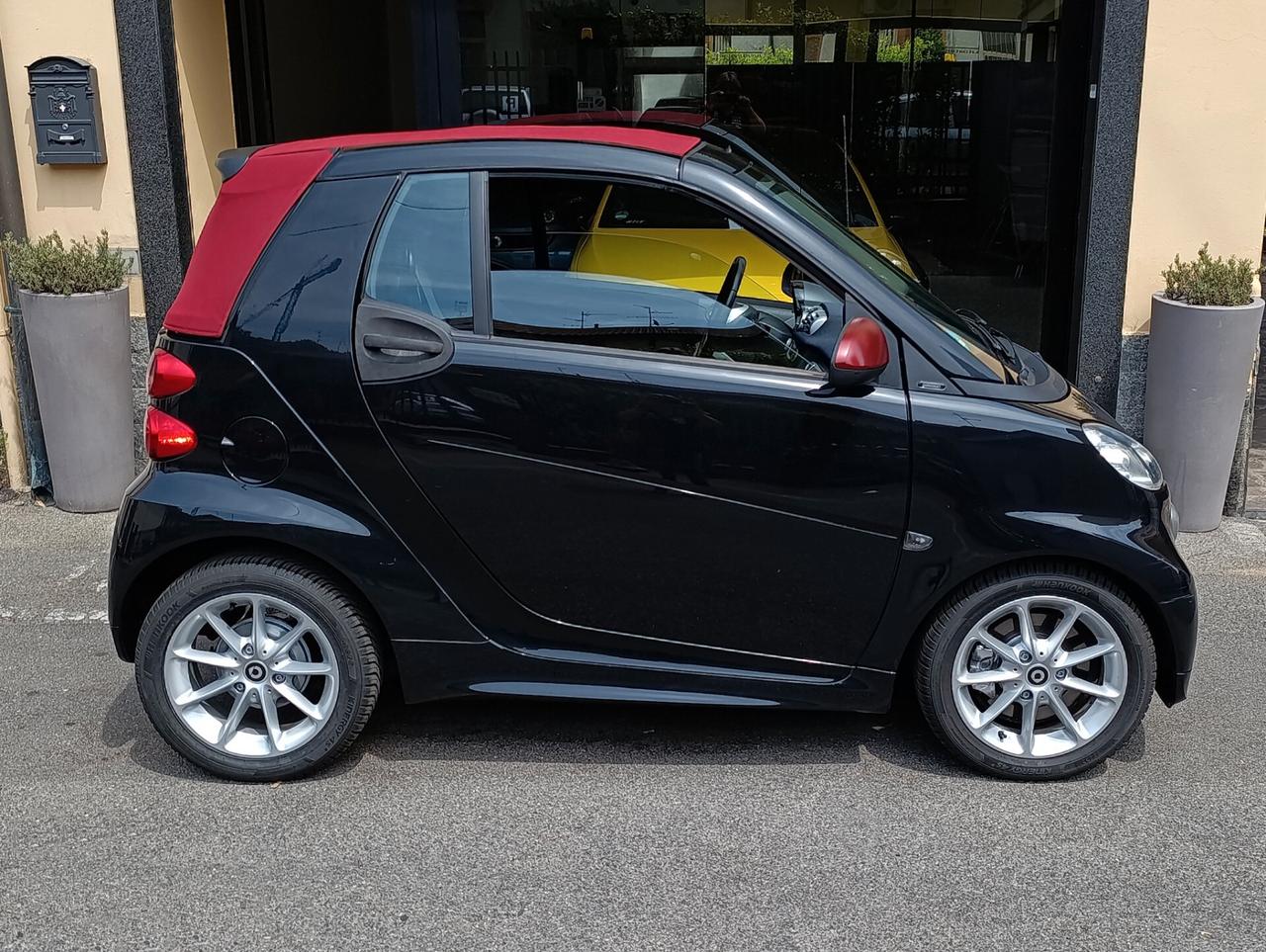 Smart ForTwo 1.0 71cv cabrio passion FL Capote Rossa