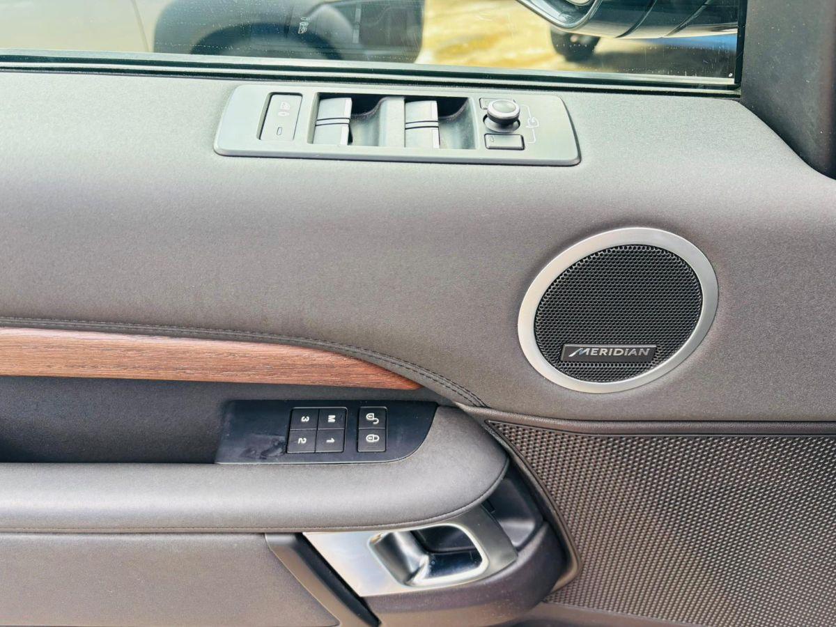 Land Rover Discovery 5 2.0 SD4 240 HSE Autocarro 7 posti