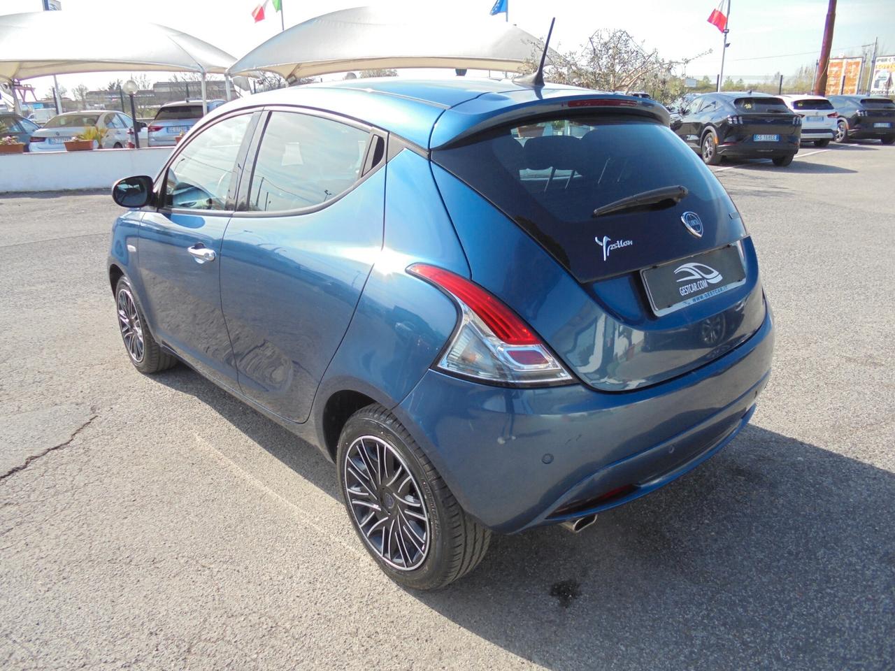 Lancia Ypsilon 1.0 FireFly 5 porte S&S Hybrid Gold