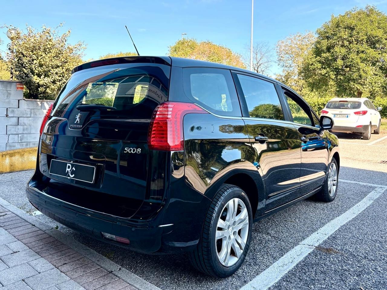 Peugeot 5008 BlueHDi 120 cv Neopatentati
