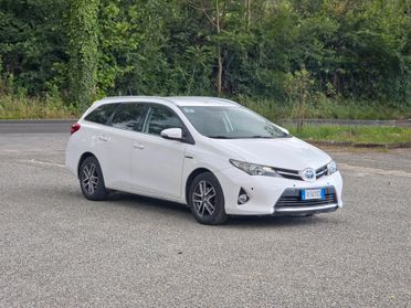 Toyota Auris Touring Sports 1.8 Hybrid Cool CV-100 Automatico NEO
