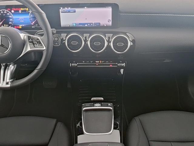 MERCEDES-BENZ A 180 Automatic Progressive Advanced