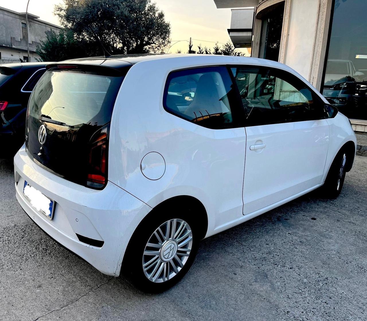 Volkswagen up! 1.0 75 CV 3p. high up!