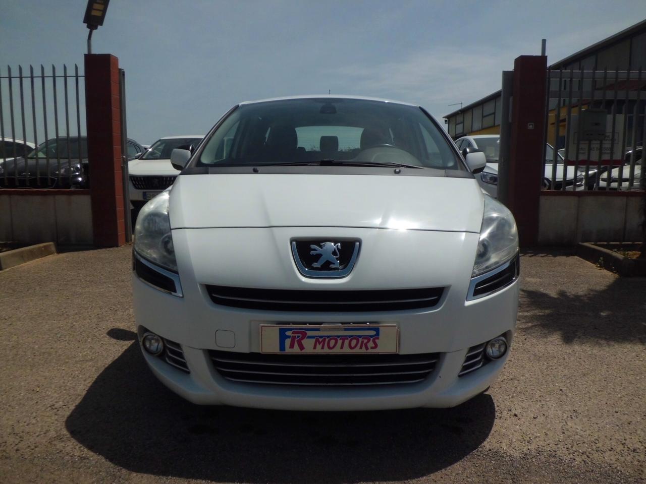 Peugeot 5008 1.6 e-HDi 115CV Stop&Start cambio robotizzato Allure