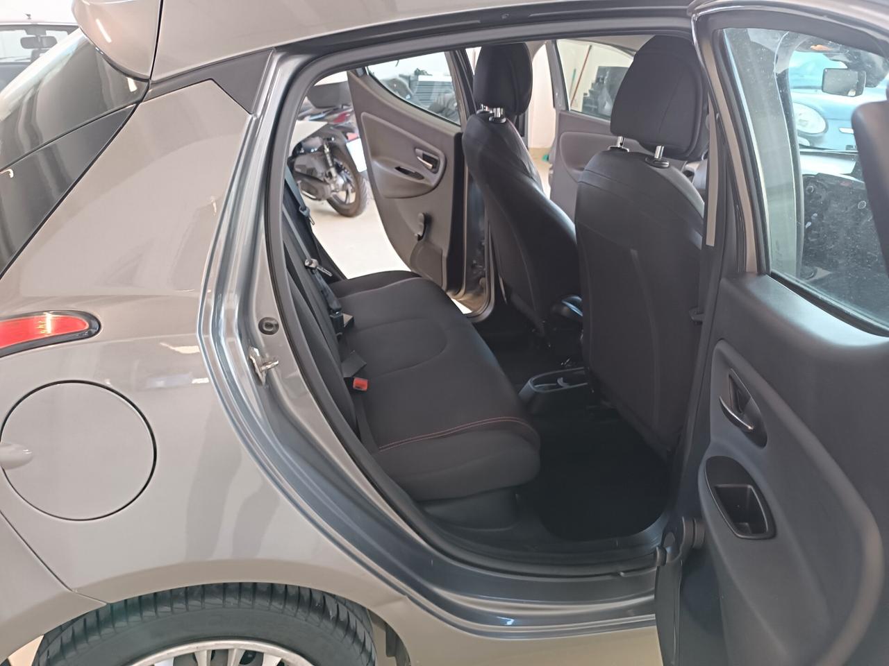 Lancia Ypsilon 1.3 MJT 16V 95 CV 5 porte S&S Platinum