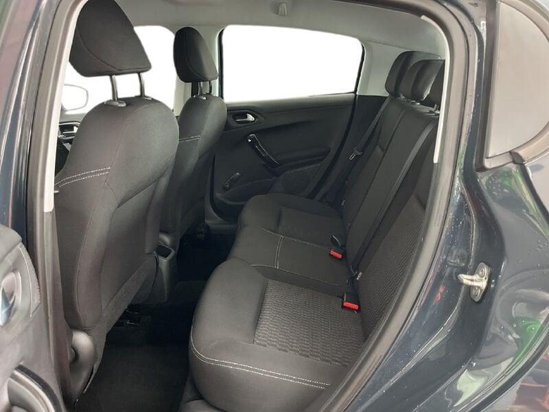 Peugeot 208 I 2015 1.2 puretech Active s&s 82cv 5p neopatentati