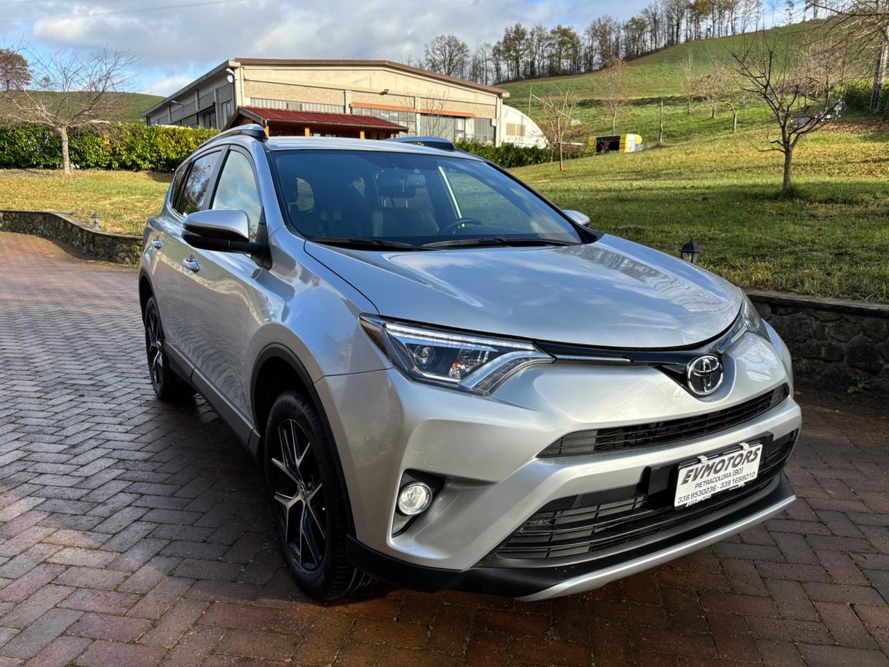 Toyota RAV 4 RAV4 2.0 D-4D 143 CV 2WD Lounge