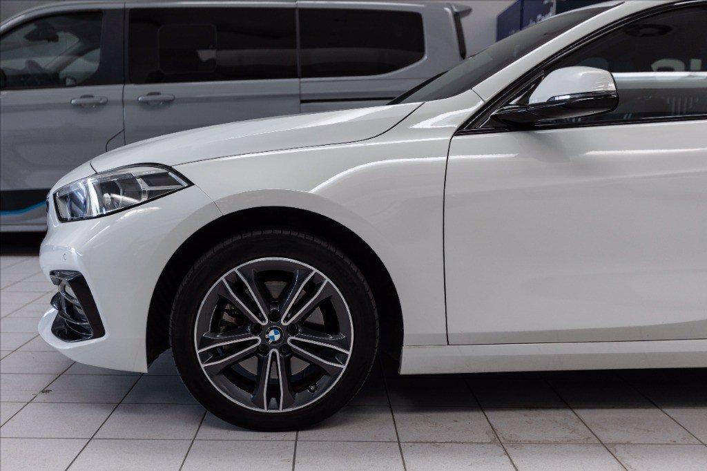 BMW 116d Advantage auto del 2021
