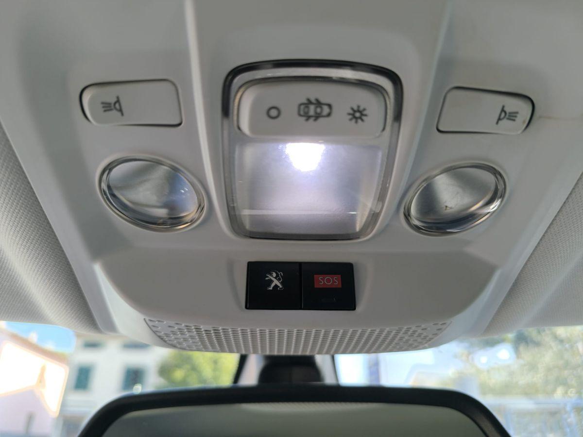 PEUGEOT - 2008 - BlueHDi 100 Allure