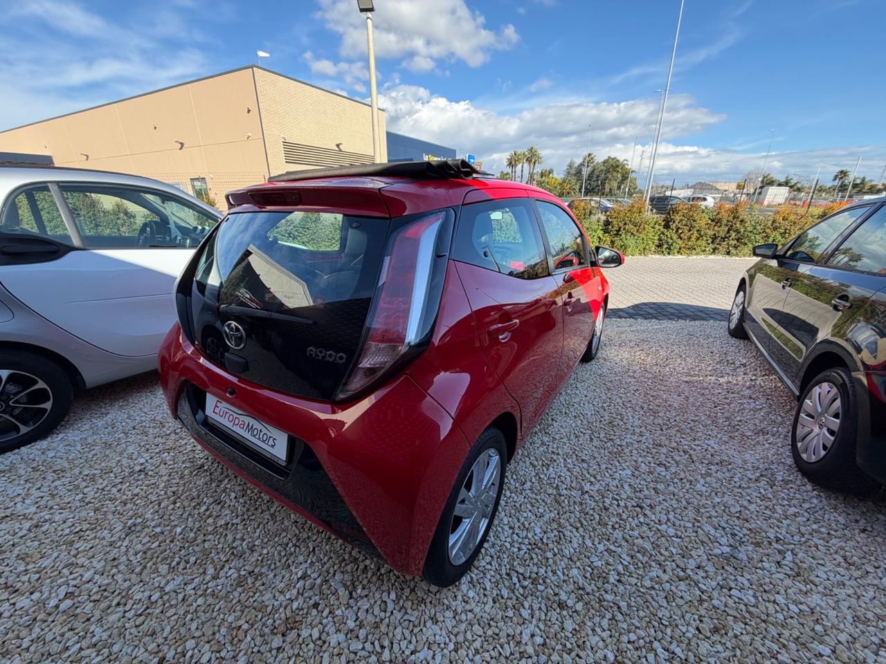 Toyota Aygo 1.0 VVT-i 69 CV 5 porte x-wave