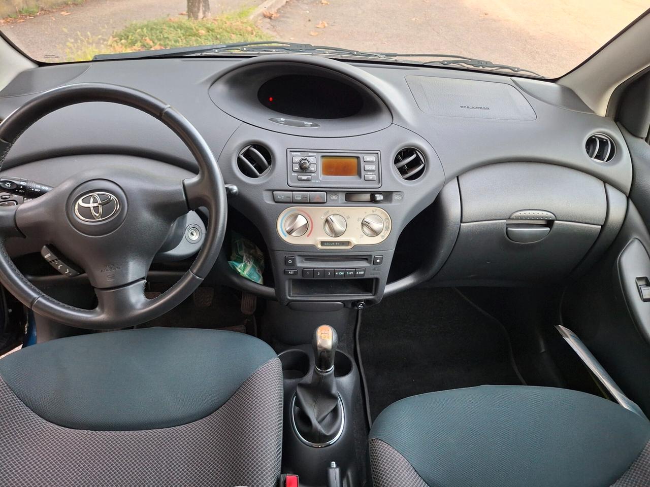 Toyota Yaris 1.0 benzina
